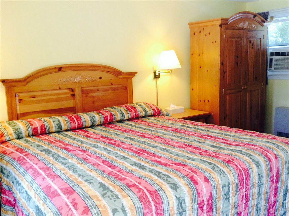 The Villager Motel Bartlett Bagian luar foto