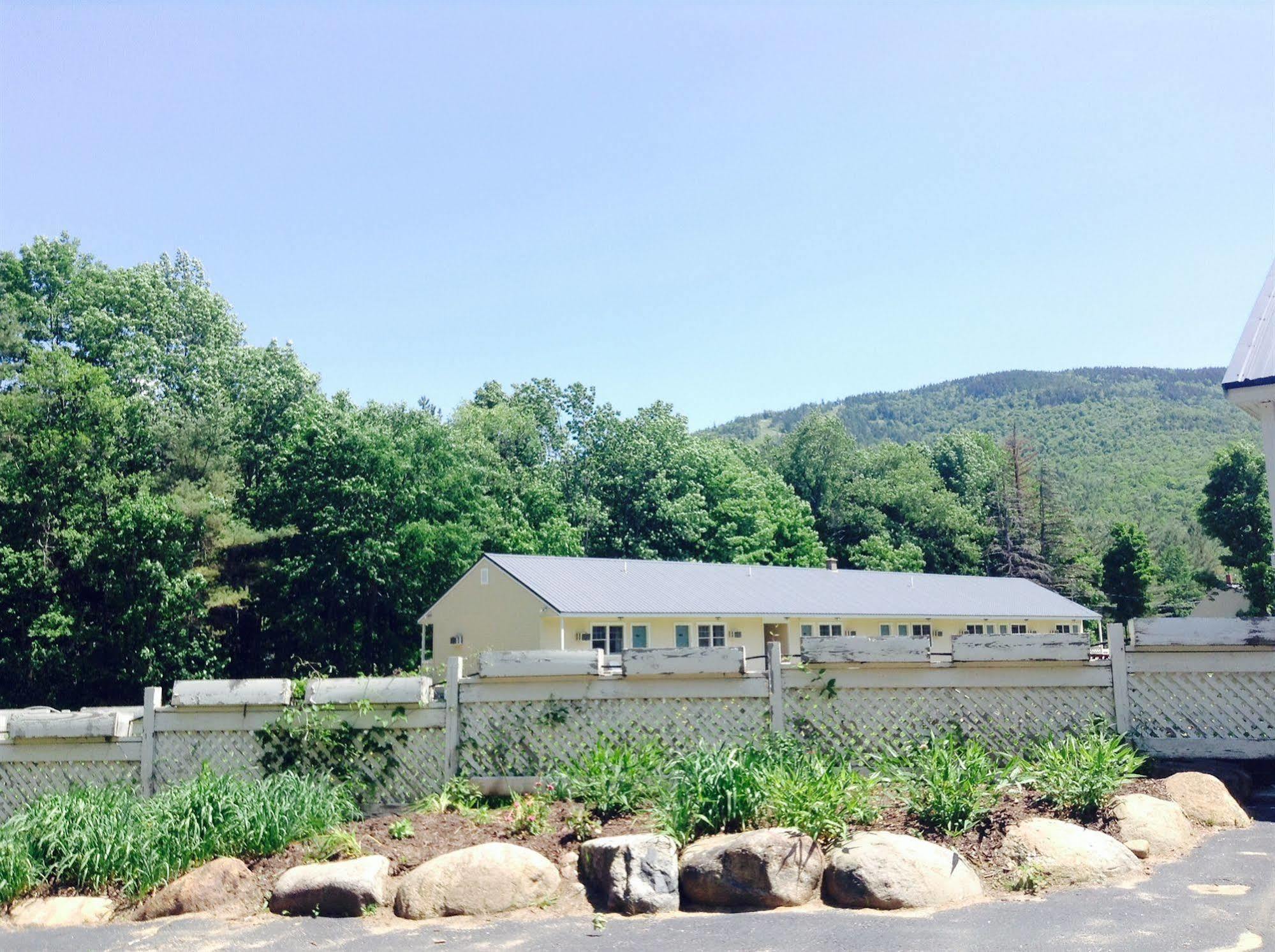 The Villager Motel Bartlett Bagian luar foto