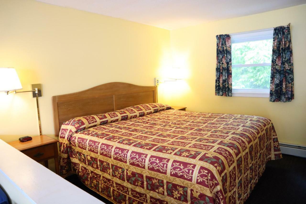 The Villager Motel Bartlett Bagian luar foto