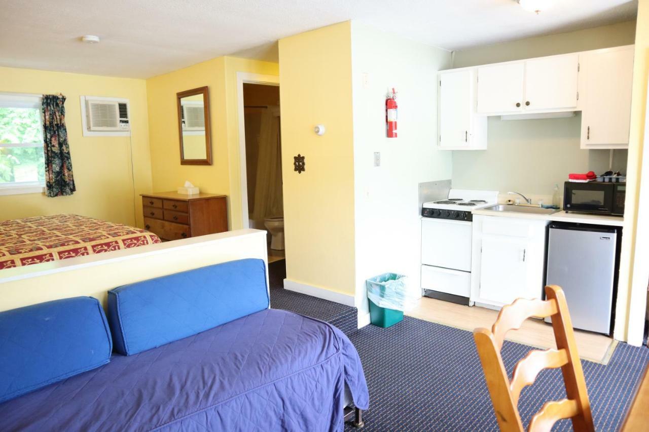The Villager Motel Bartlett Bagian luar foto
