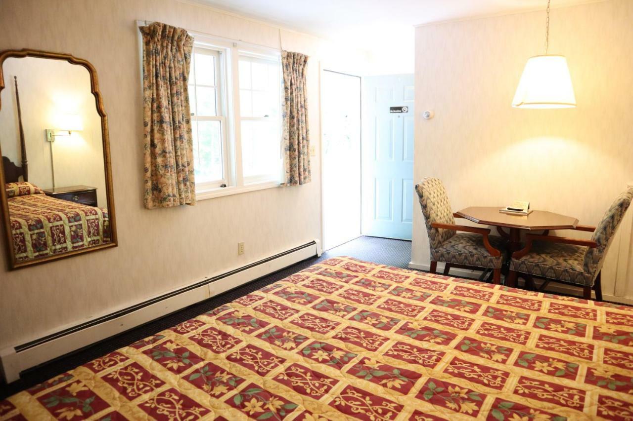 The Villager Motel Bartlett Bagian luar foto