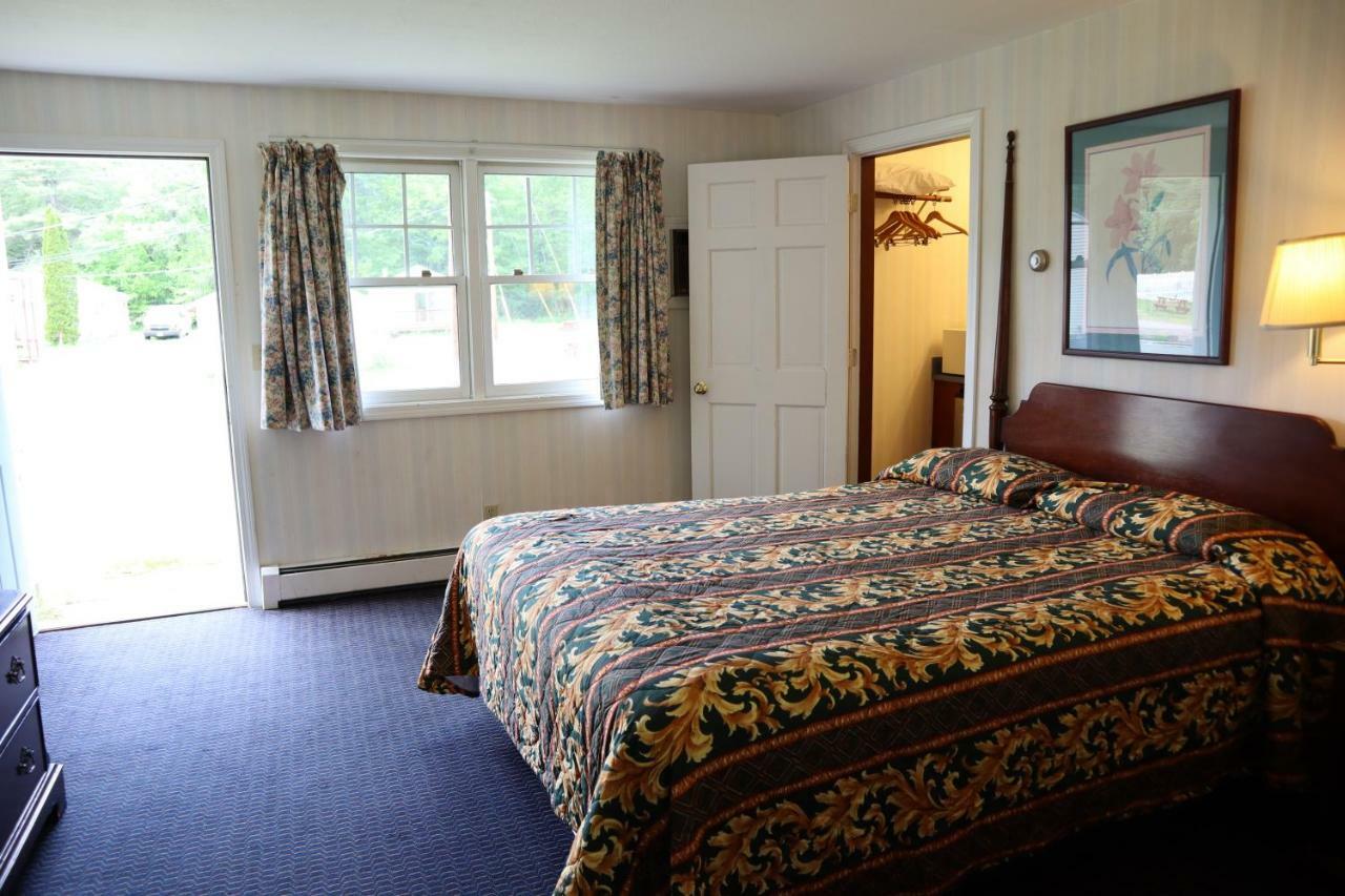 The Villager Motel Bartlett Bagian luar foto